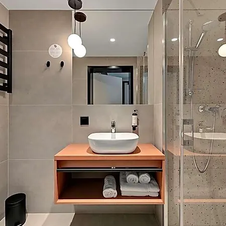 Hotel Milo Airport 3*