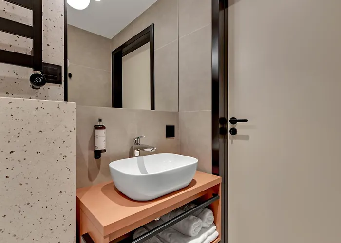 Milo Airport Hotel 3*